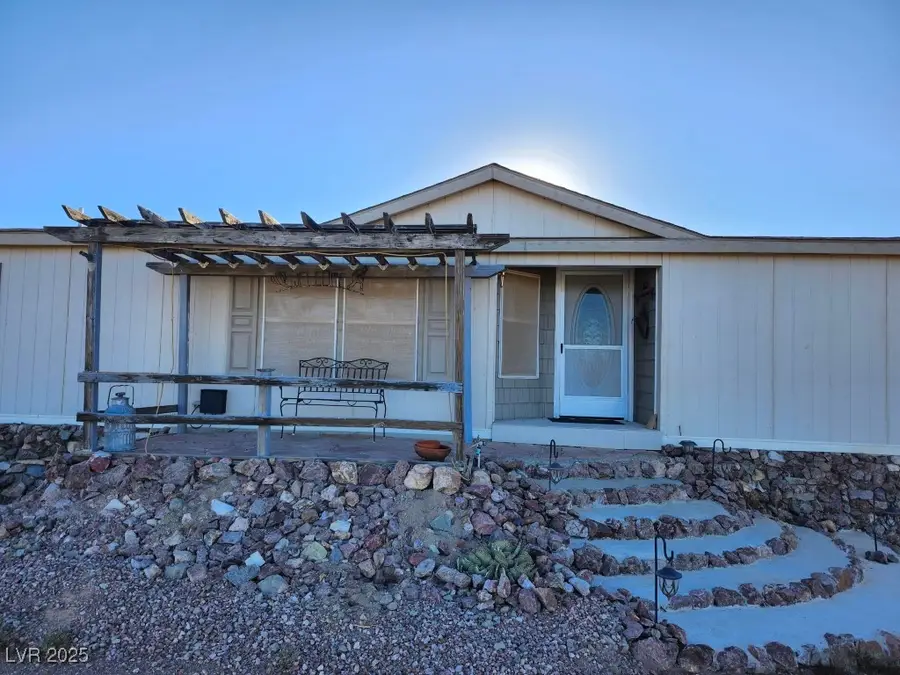 955 W Hobson Street, Searchlight, NV 89046 - Image #2