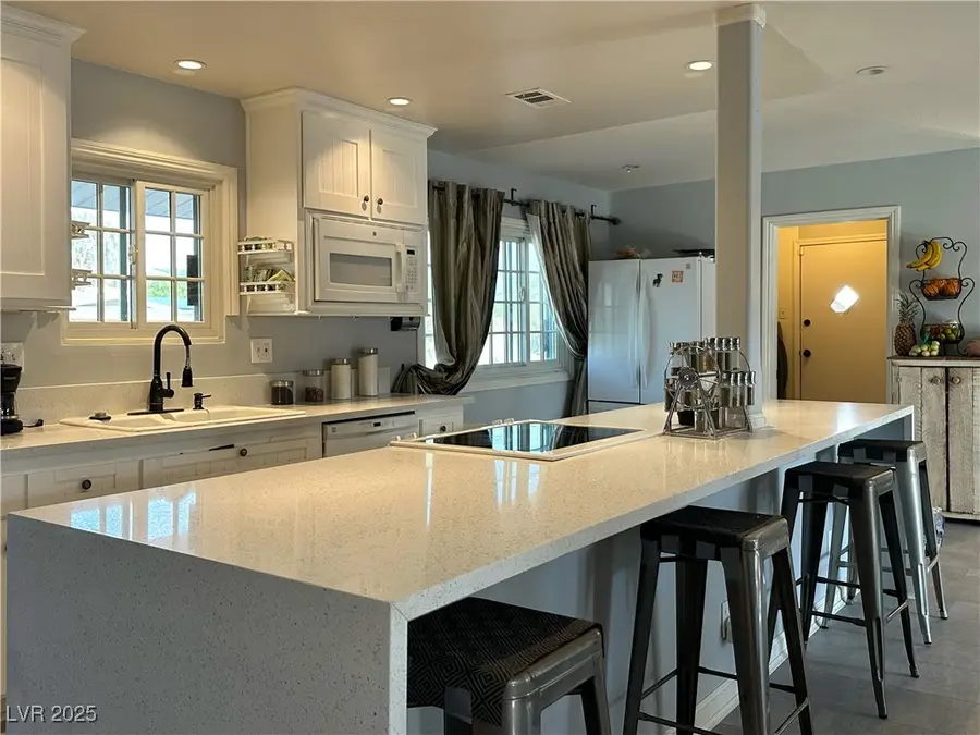 1631 Ottawa Drive, Las Vegas, NV 89169 - Image #2