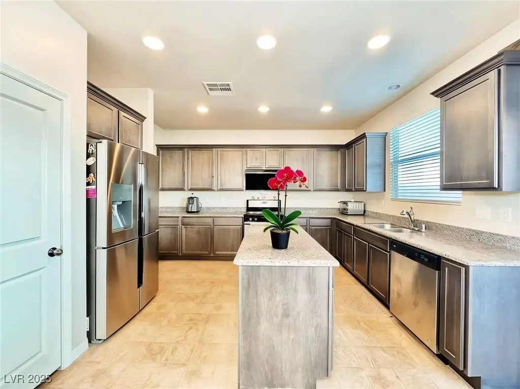 8938 Whitten Park Avenue, Las Vegas, NV 89148 - Image #1