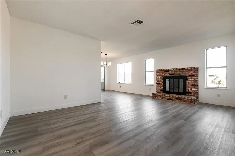 5054 Brownwood Avenue, Las Vegas, NV 89122 - Image #3