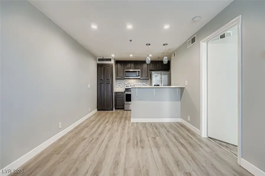 1381 E University Avenue #202, Las Vegas, NV 89119 - Image #2