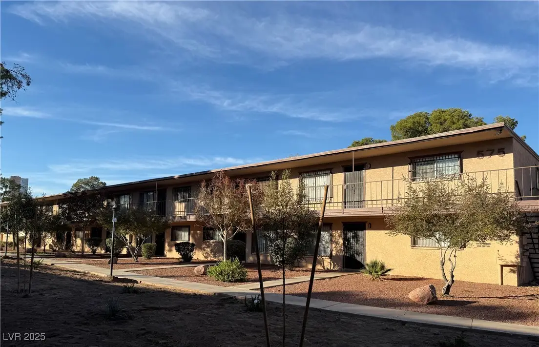 575 S Royal Crest Circle #26, Las Vegas, NV 89169 - Image #1