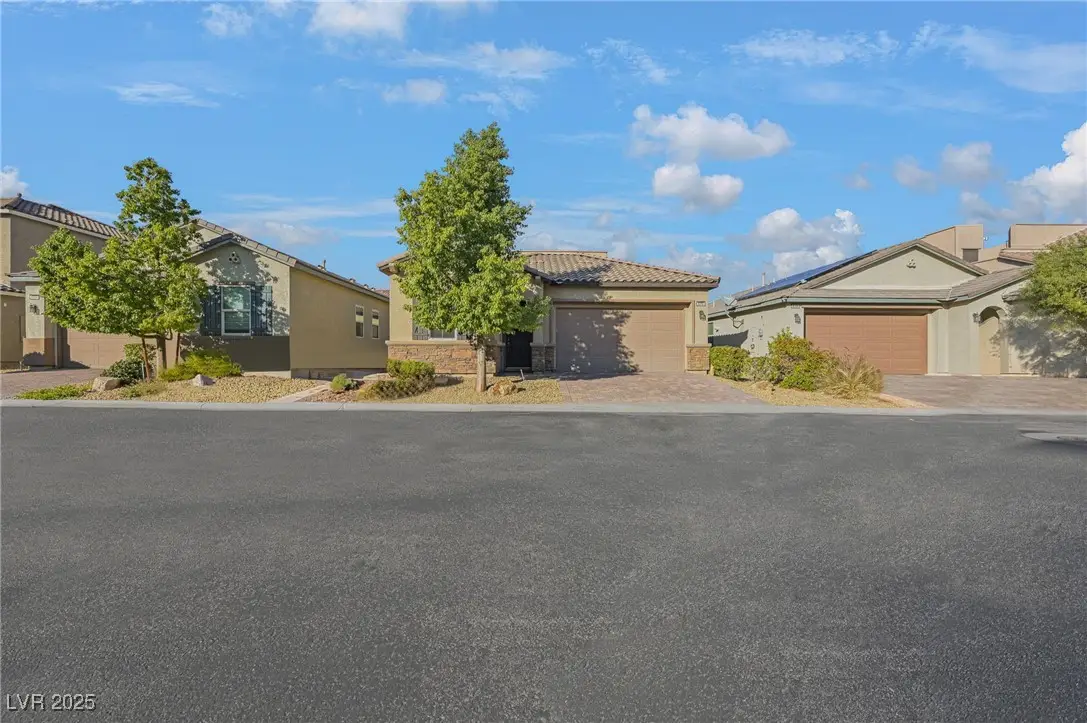 8090 Ancient Oaks Avenue, Las Vegas, NV 89113 - Image #1