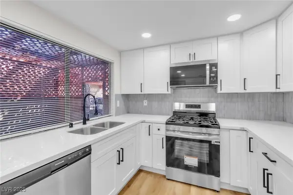 2415 Pickwick Drive, Henderson, NV 89014