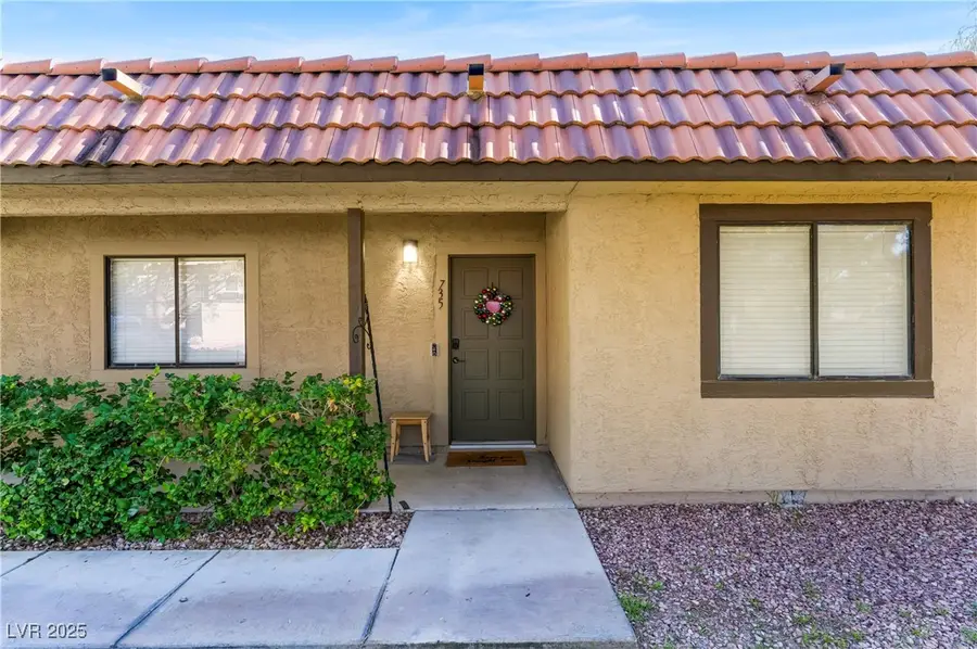 735 Apple Tree Court, Henderson, NV 89014 - Image #3