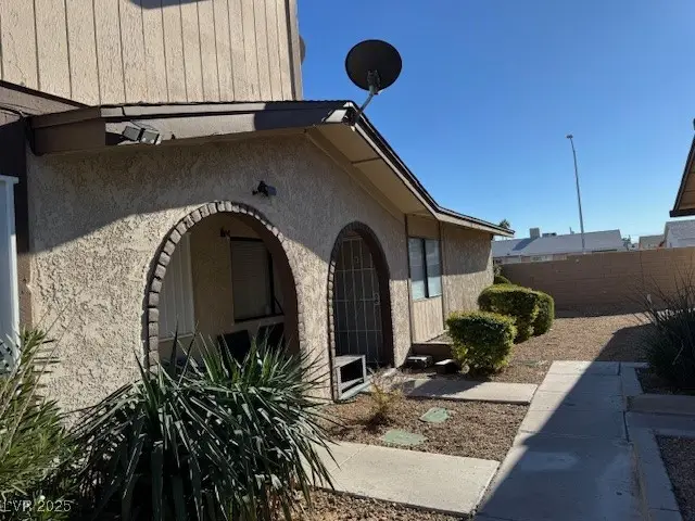 5817 Smoke Ranch Road #B, Las Vegas, NV 89108 - Image #2