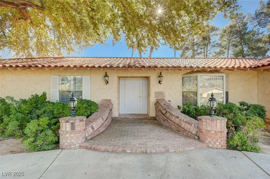 3753 Mountcrest Drive, Las Vegas, NV 89121 - Image #2