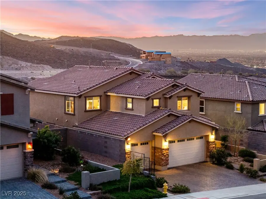 381 Oakey Crest Ridge Street, Henderson, NV 89012 - Image #2