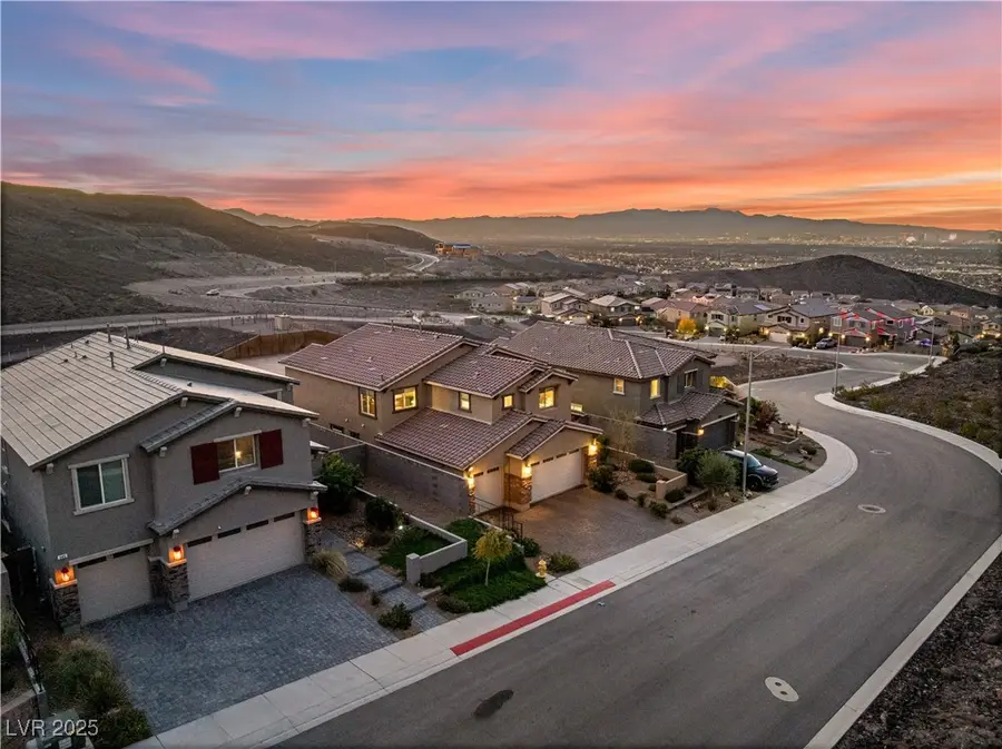 381 Oakey Crest Ridge Street, Henderson, NV 89012 - Image #3