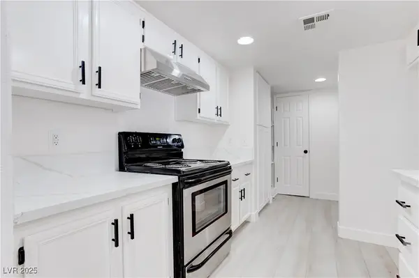 5792 Ambassador Avenue #102, Las Vegas, NV 89122