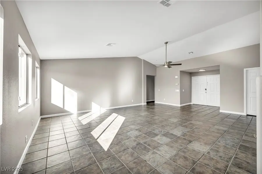 9513 Kelly Creek Avenue, Las Vegas, NV 89129 - Image #3