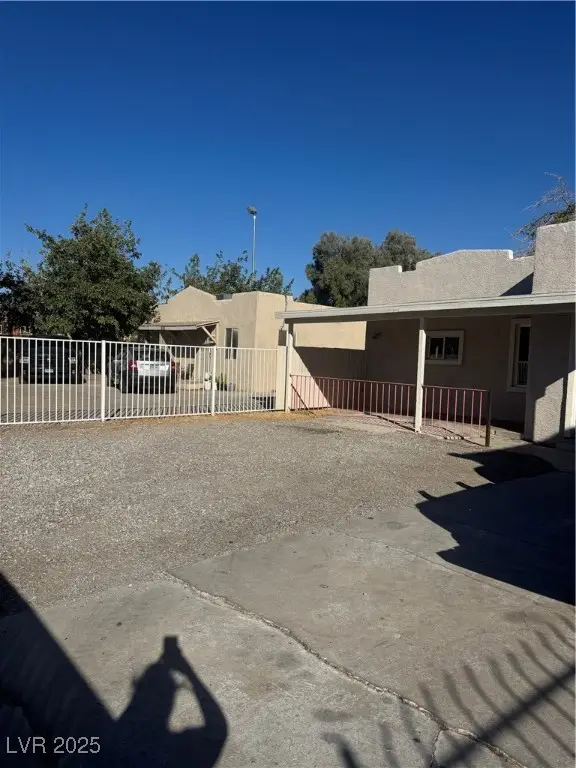 2525 Meadows Avenue, Las Vegas, NV 89101