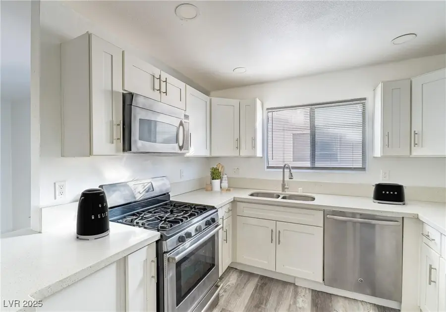 1504 Frank Aved Street #201, Las Vegas, NV 89110 - Image #2