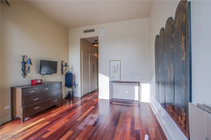 2877 Paradise Road #105, Las Vegas, NV 89109 - Image #2
