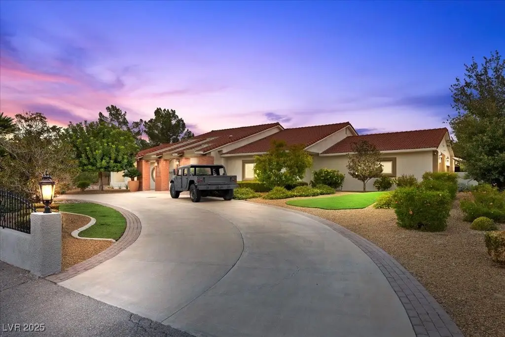 8180 W Red Coach Avenue, Las Vegas, NV 89129 - Image #1