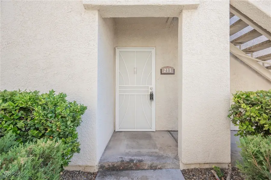 6480 Annie Oakley Drive #211, Las Vegas, NV 89120 - Image #3