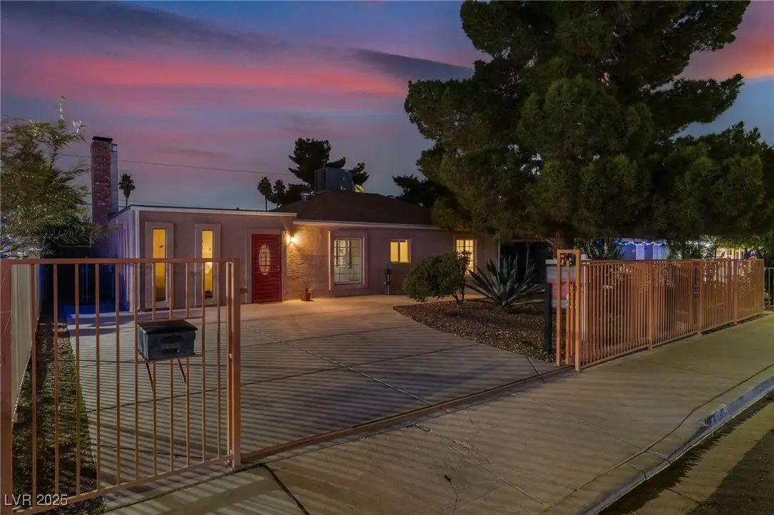 1905 Franklin Avenue, Las Vegas, NV 89104 - Image #1