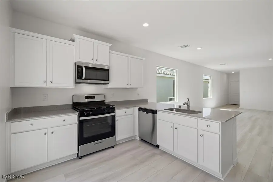 6763 Magnolia River Avenue, Las Vegas, NV 89156 - Image #2