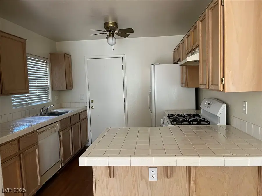 9281 Casa Christina Lane, Las Vegas, NV 89147 - Image #3