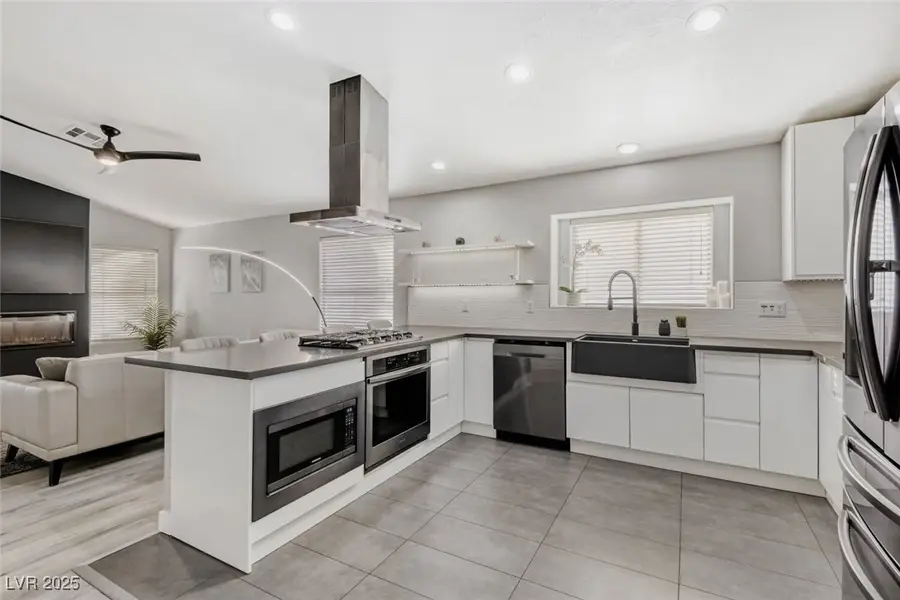 1915 Coralino Drive, Henderson, NV 89074 - Image #2