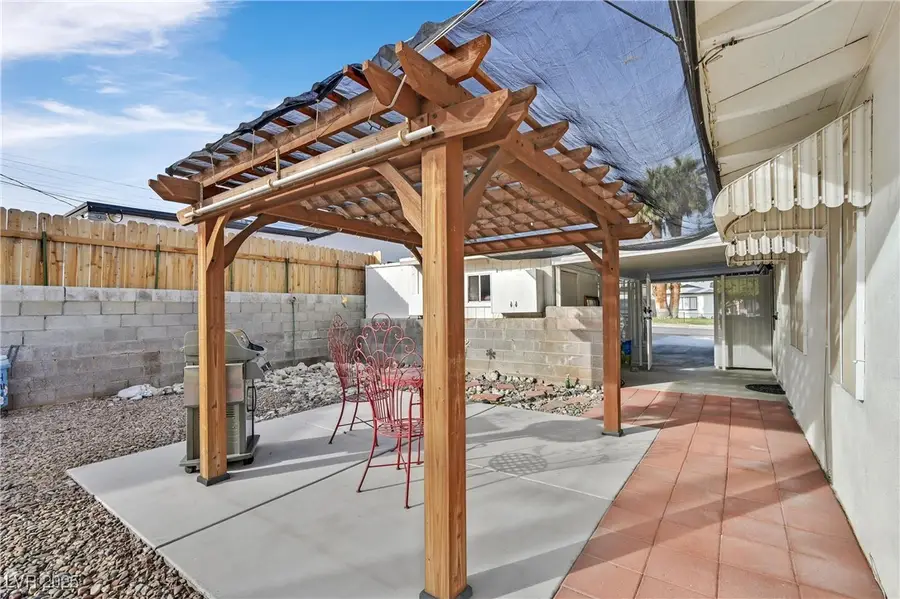 1704 Hassett Avenue, Las Vegas, NV 89104 - Image #3
