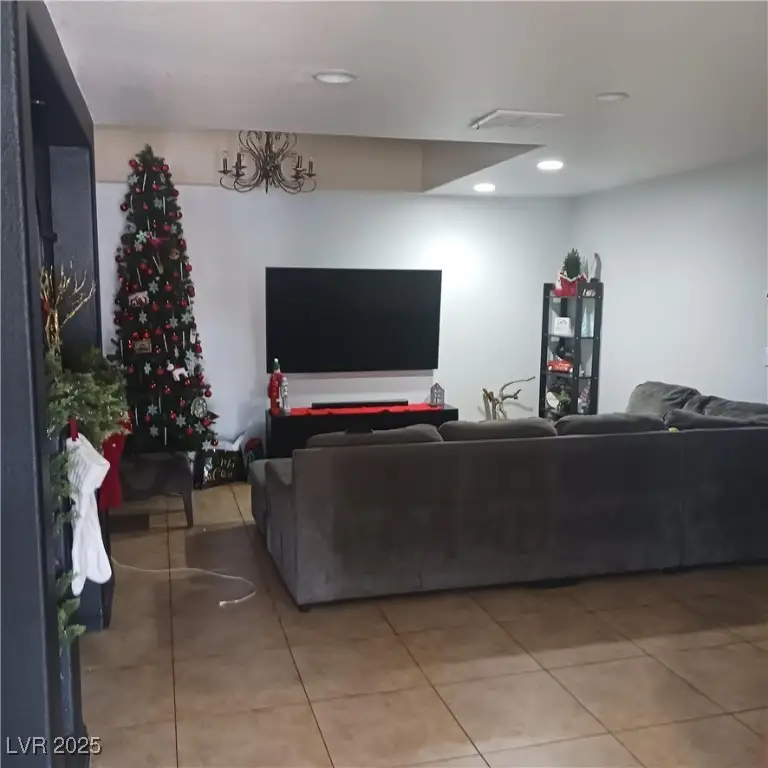 6701 Megan Avenue, Las Vegas, NV 89108 - Image #3