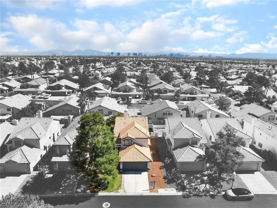 3350 Stacey Lyn Drive, Las Vegas, NV 89117 - Image #2