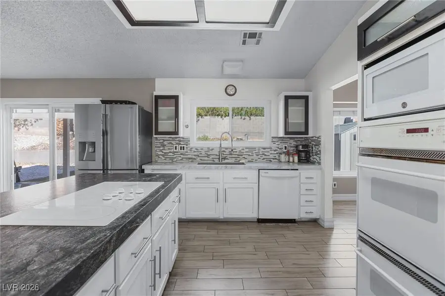 3216 Shadowridge Avenue, Las Vegas, NV 89120 - Image #2
