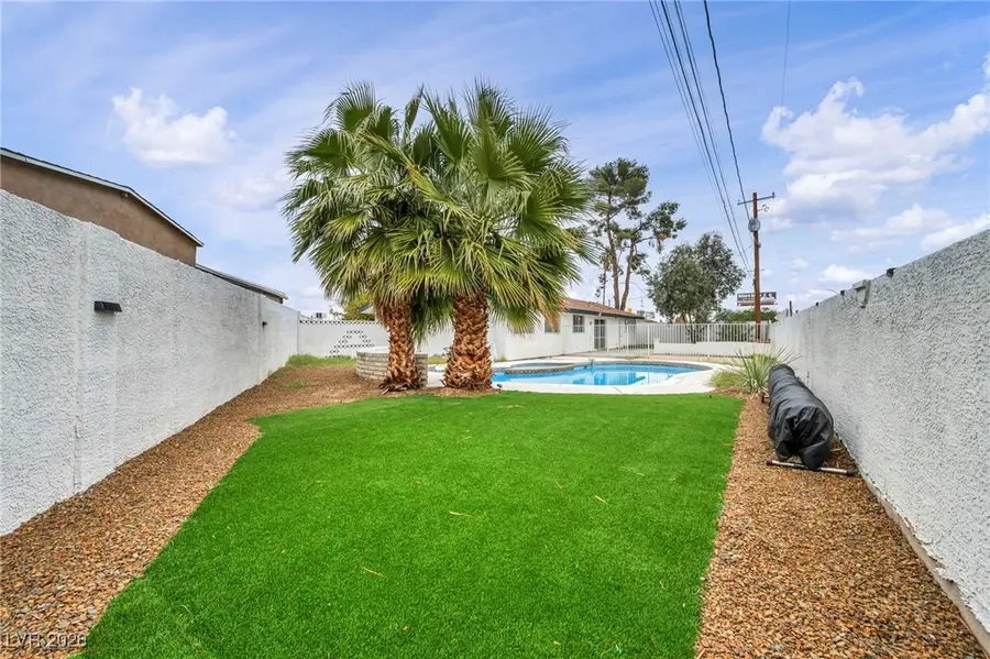 6117 Aberdeen Lane, Las Vegas, NV 89107 - Image #3