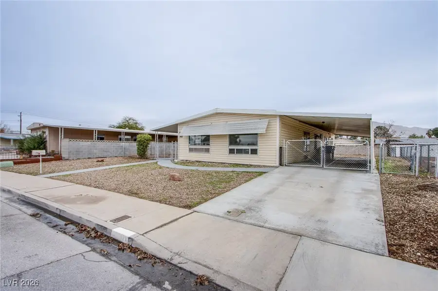 360 Sir Richard East Drive, Las Vegas, NV 89110 - Image #3