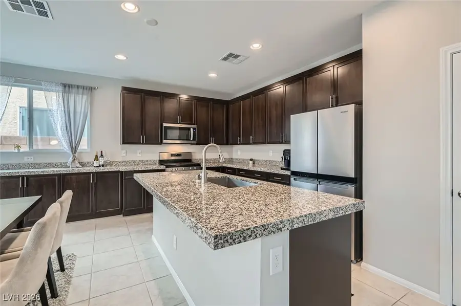 113 Manzanita Falls Avenue, North Las Vegas, NV 89031 - Image #3