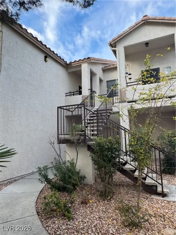 1830 N Buffalo Drive #2052, Las Vegas, NV 89128