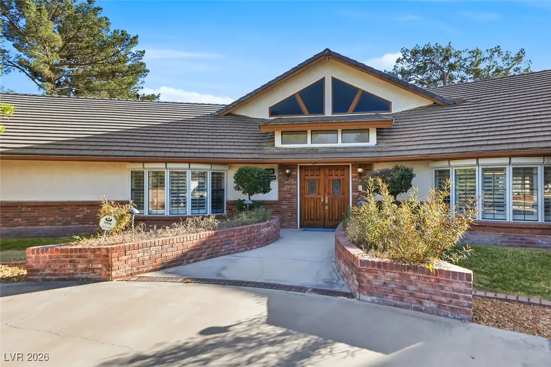 3120 S Pioneer Way, Las Vegas, NV 89117 - Image #1