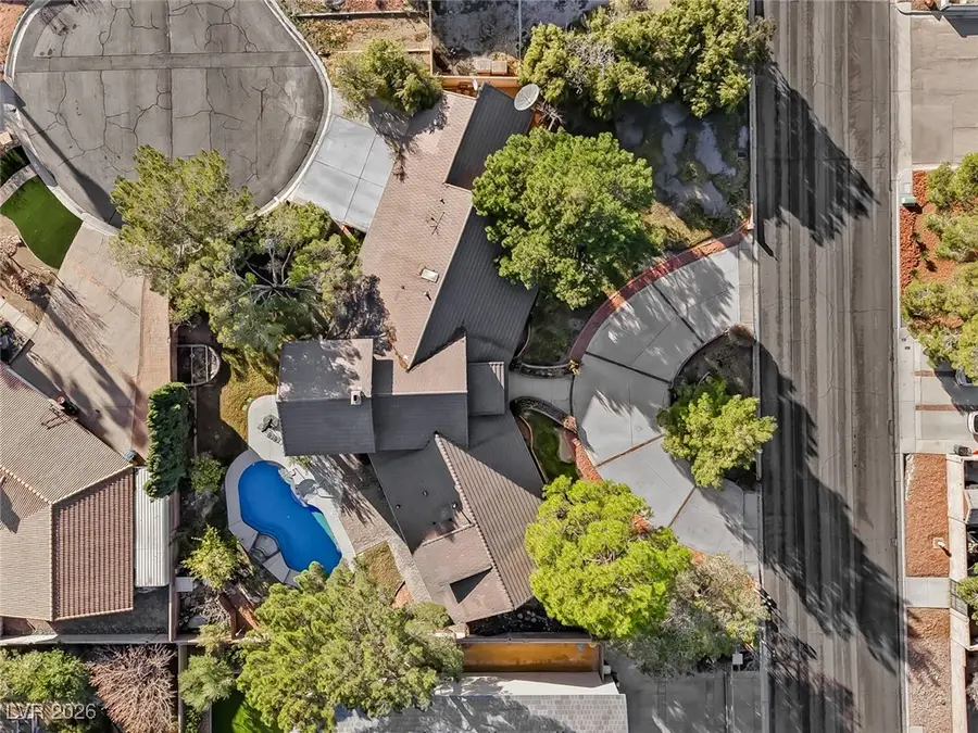 3120 S Pioneer Way, Las Vegas, NV 89117 - Image #2