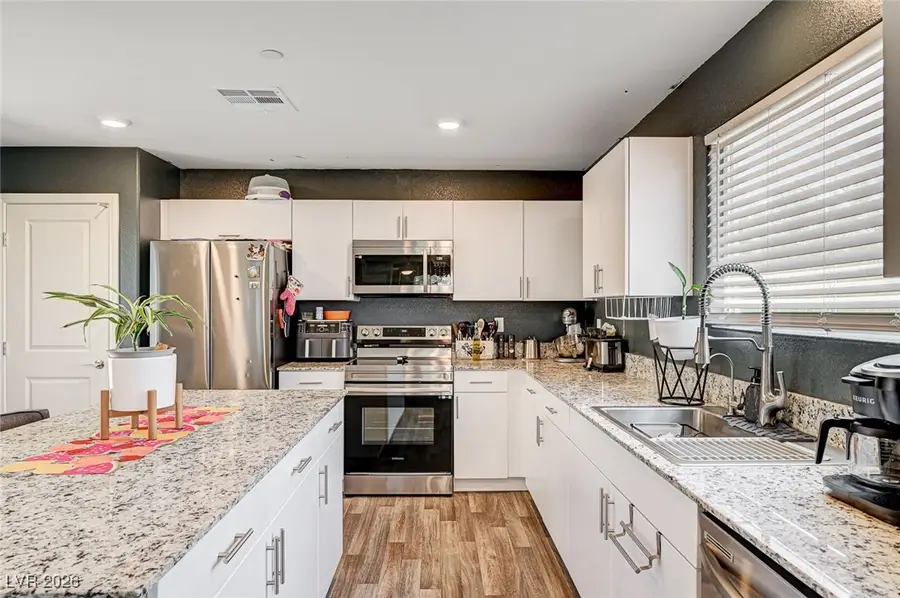 5617 Craftsman Avenue, Las Vegas, NV 89122 - #3