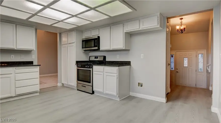 8640 Blissville Avenue, Las Vegas, NV 89145 - Image #3