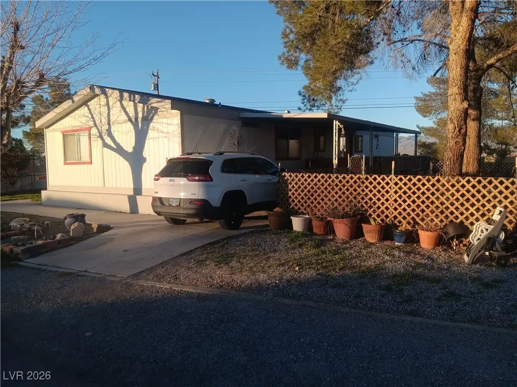 180 W Comstock Circle, Pahrump, NV 89048 - Image #1