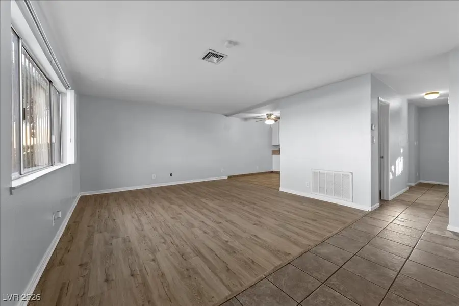 103 Greenbriar Townhouse Way, Las Vegas, NV 89121 - Image #3