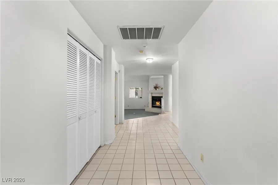 2701 Laguna Shores Lane, Las Vegas, NV 89121 - Image #2