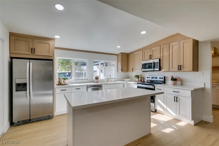 1914 La Vante Avenue, Las Vegas, NV 89169 - Image #2