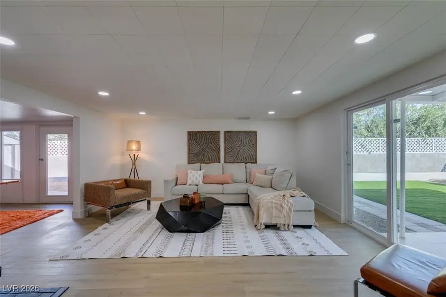1914 La Vante Avenue, Las Vegas, NV 89169 - Image #3