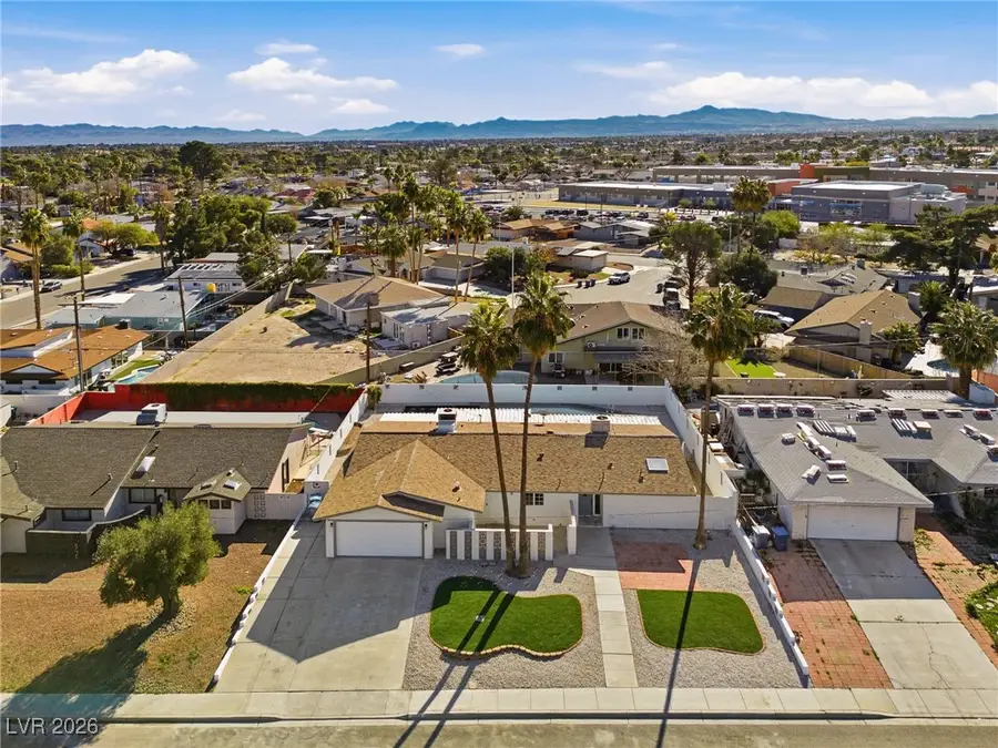 1555 Pawnee Drive, Las Vegas, NV 89169 - Image #3