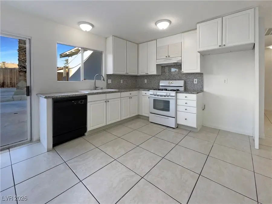 7048 Hillcroft Way, Las Vegas, NV 89147 - Image #2