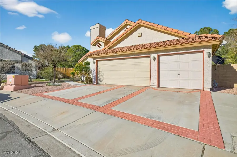 9528 Shallow Brook Circle, Las Vegas, NV 89117 - Image #2