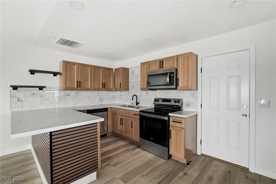 141 N 19th Street, Las Vegas, NV 89101 - Image #2