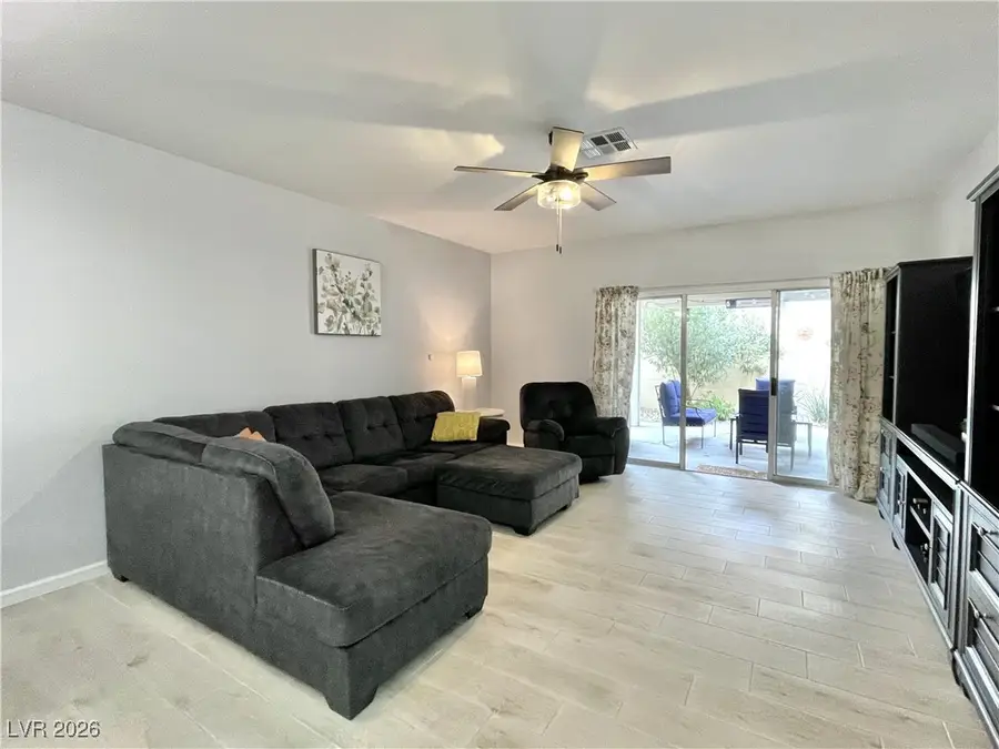 453 Wonderstone Drive, Las Vegas, NV 89107 - Image #3