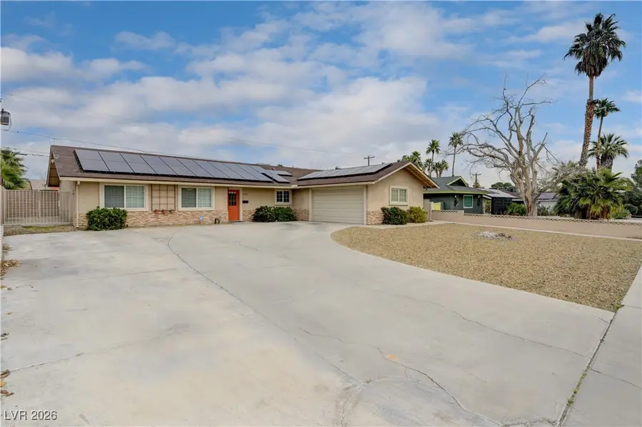 2704 W Oakey Boulevard, Las Vegas, NV 89102 - Image #2