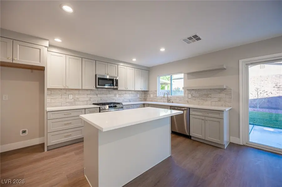 10642 Ostend Avenue, Las Vegas, NV 89166 - Image #2