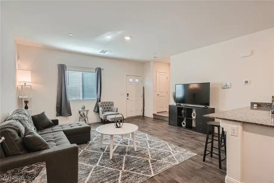 527 Clearsable Avenue, Henderson, NV 89044 - Image #2