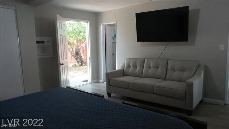 521 N 10th Street, Las Vegas, NV 89101 - #2